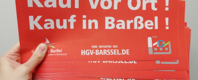 Die Aufkleber "Kauf vor Ort! Kauf in Barßel" können bei allen HGV-Mitgliedern kostenlos abgeholt werden.